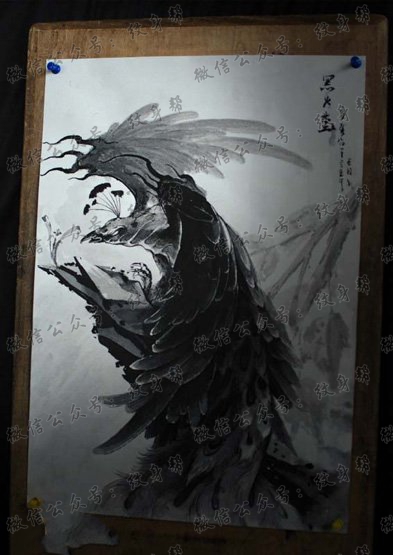 展翅奔腾墨色凤凰纹身图案