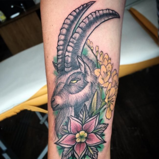 摩羯座纹身图案  多样化表达的摩羯座纹身图案