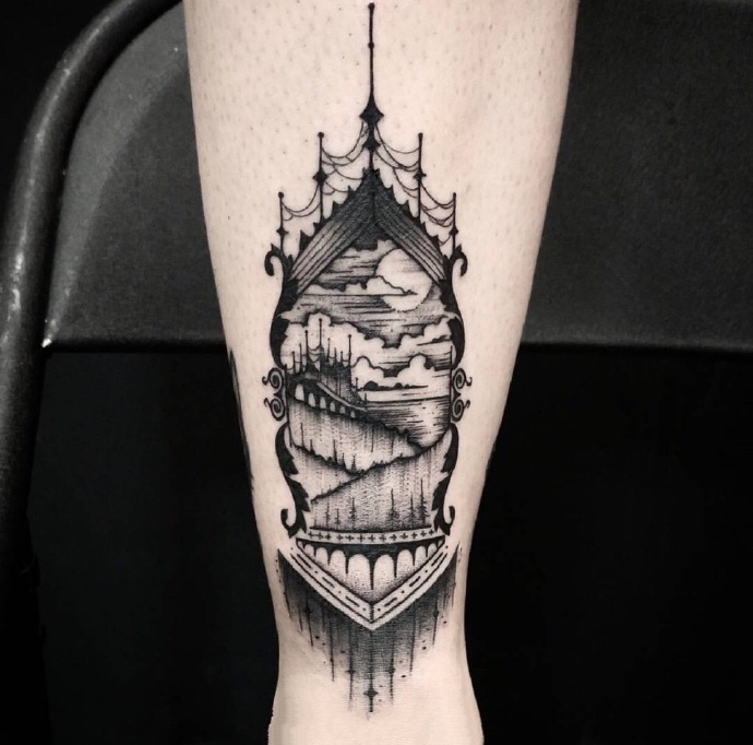 一组腿部优秀的黑灰点刺纹身作品欣赏