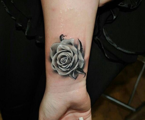 玫瑰纹身图  娇艳欲滴的玫瑰花纹身图案