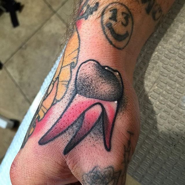 牙齿图案纹身  关于洁白饱满的牙齿纹身图案