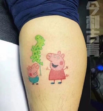 24张小猪佩奇纹身图案作品+手稿_小猪佩奇身上纹,掌声送给社会人