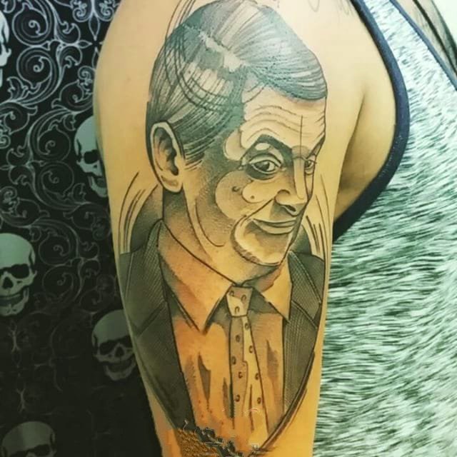 人物肖像纹身 有趣的喜剧艺人憨豆先生纹身图案