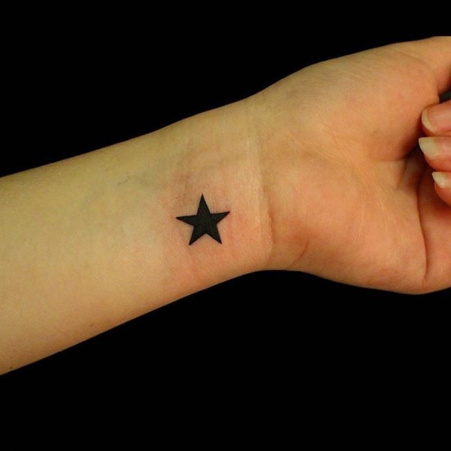 极简线条纹身 女生喜爱的黑色创意手腕纹身图案