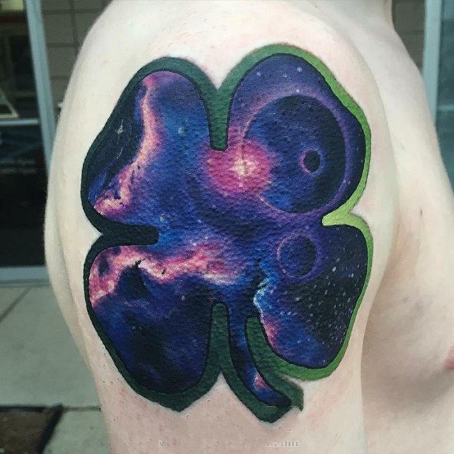 纹身四叶草图案 好运连连的植物四叶草纹身图案