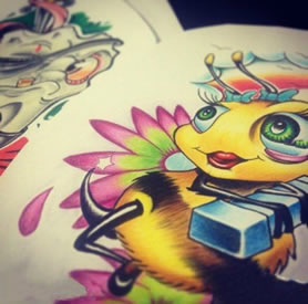 艳丽可爱蜜蜂纹身图案手稿