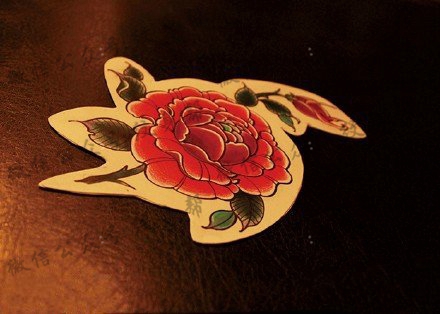 代表爱情的红玫瑰手稿纹身图案