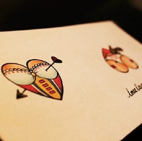 精致的一箭穿心手稿纹身图案