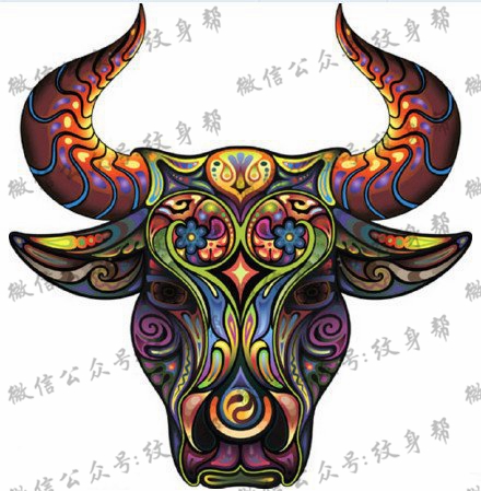 彩绘五颜六色的牛手稿纹身图案