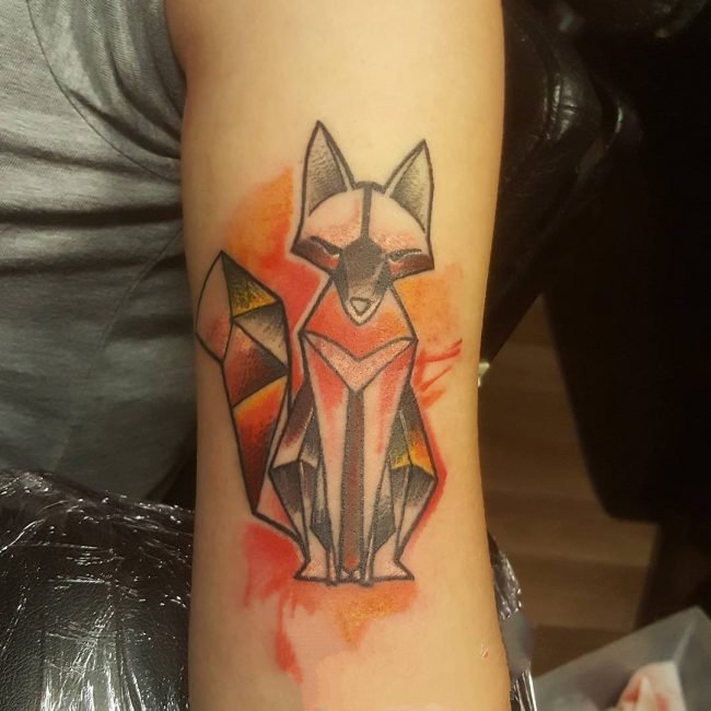 百乐动物纹身  活泼的狐狸纹身图案