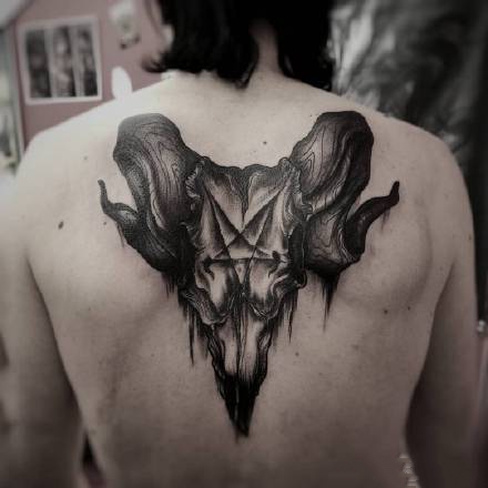 32张国外大师的几十张优秀暗黑纹身图案