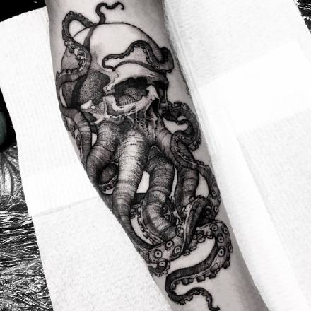 32张国外大师的几十张优秀暗黑纹身图案