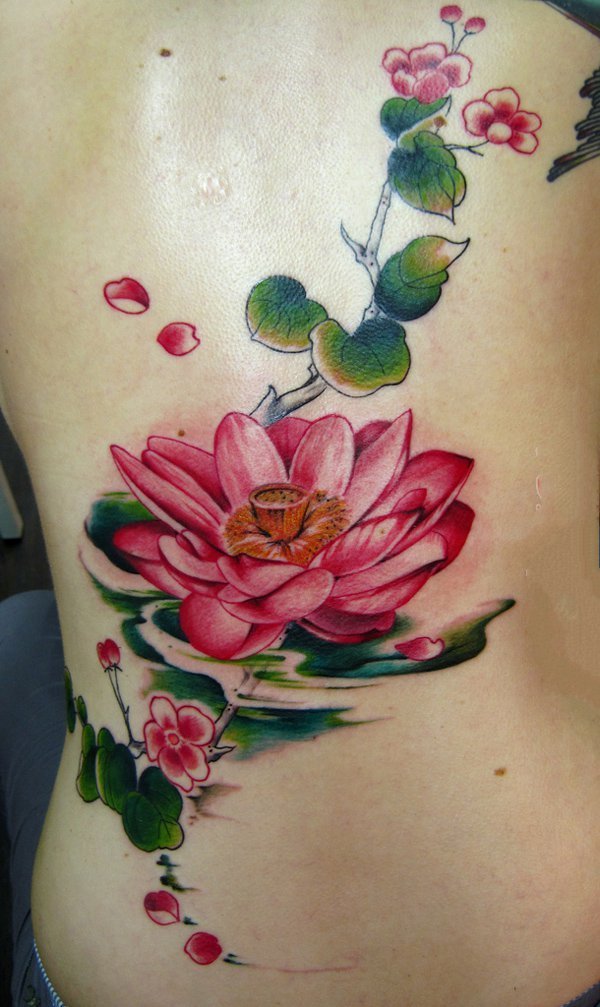 纹身莲花 轻摇曼舞的莲花纹身图案