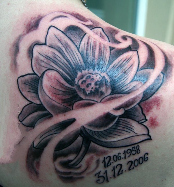 纹身莲花 轻摇曼舞的莲花纹身图案