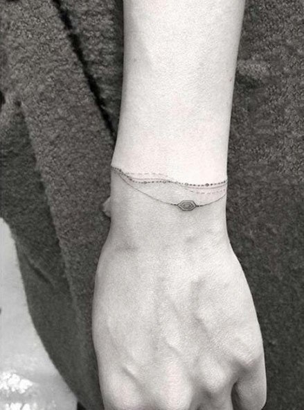 纹身手链图案 文艺十足的黑色简单手链纹身图案