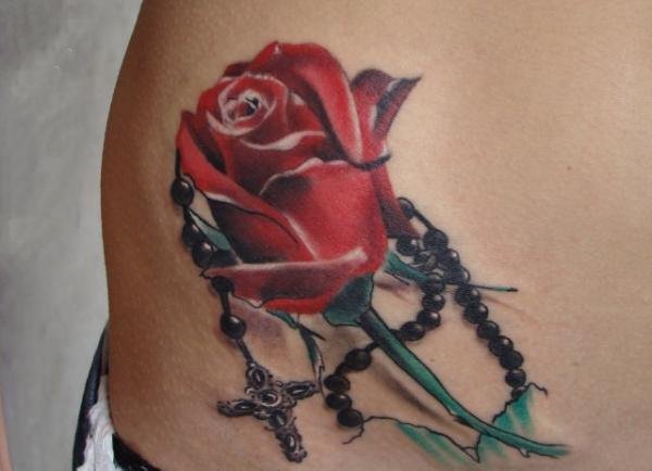 玫瑰纹身图    蓓蕾初开的玫瑰纹身图案