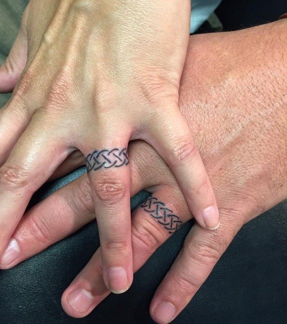 手指纹身戒指   爱意十足的戒指纹身图案