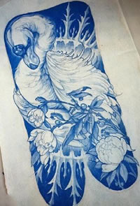 手绘天鹅花卉纹身图案