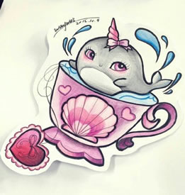 手稿茶杯里的海豚纹身图案