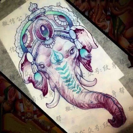 手稿彩色的象神纹身图案