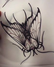 手稿的飞蛾纹身图案