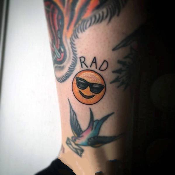 表情符号纹身  有趣的表情符号纹身图案