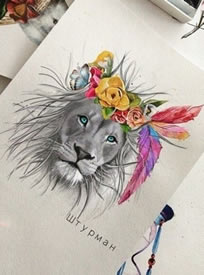 手稿花环下的狮子纹身图案