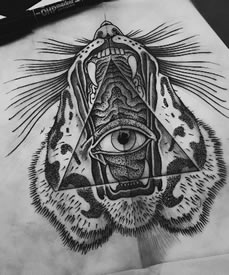 手稿飞蛾眼睛纹身图案