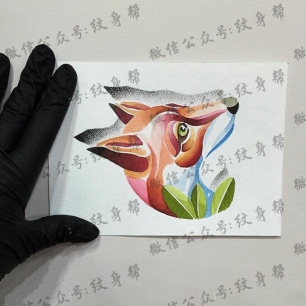 手稿彩色的小狗狗纹身图案