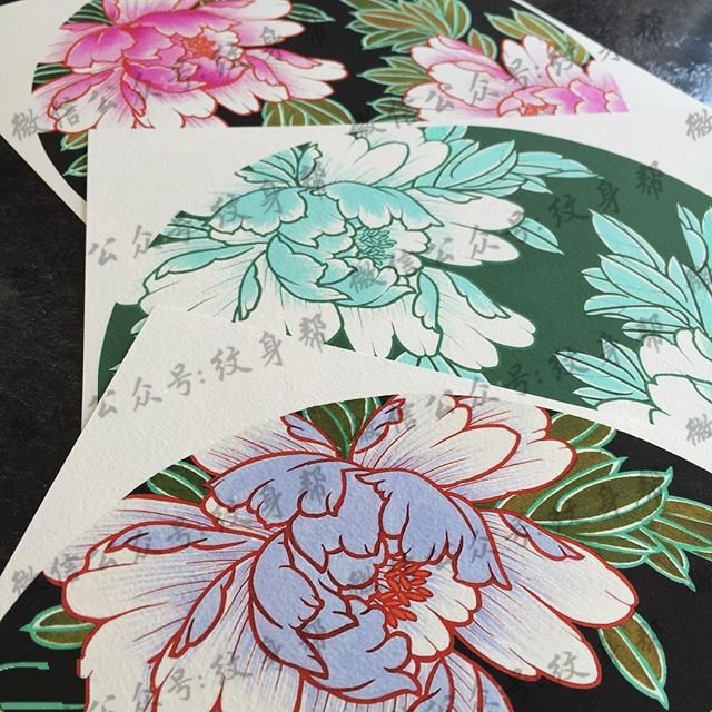 手稿彩绘的大牡丹纹身图案