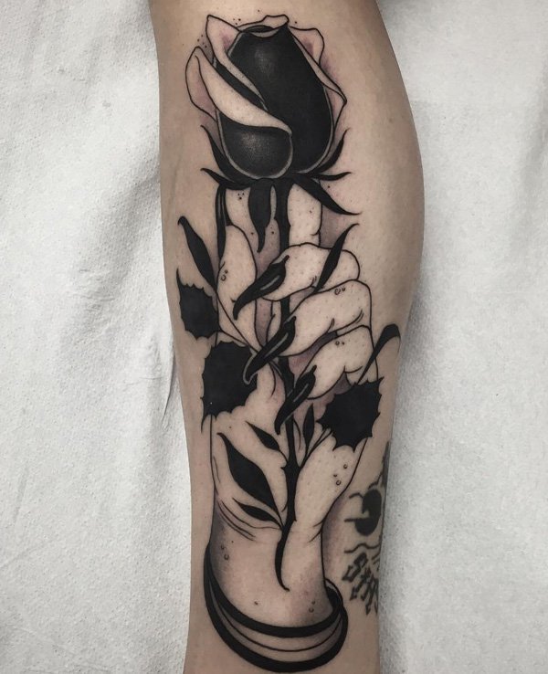纹身玫瑰花   含蕾欲放的玫瑰花纹身图案