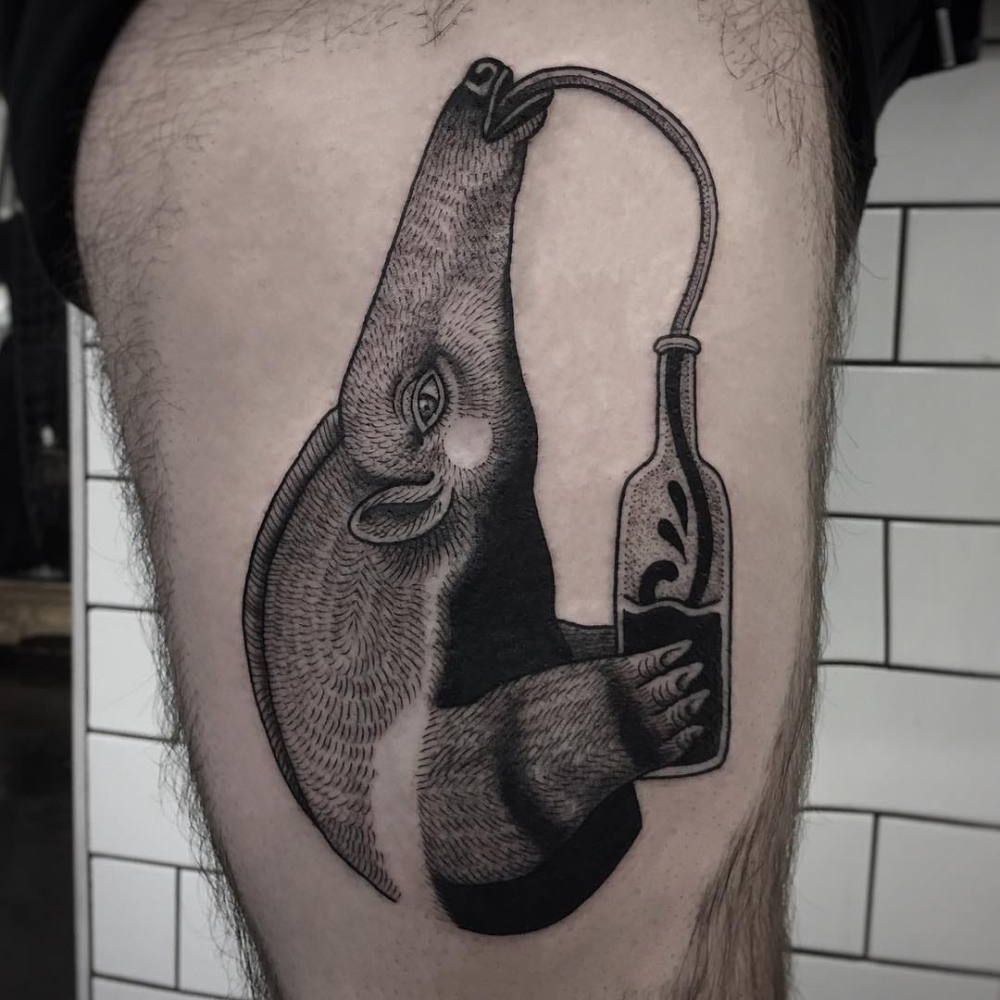 酒瓶图案纹身  醇馥幽郁的酒纹身图案