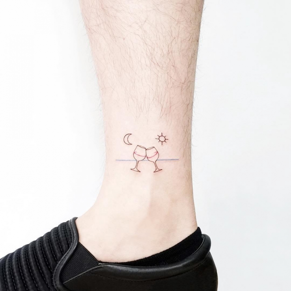 酒瓶图案纹身  醇馥幽郁的酒纹身图案