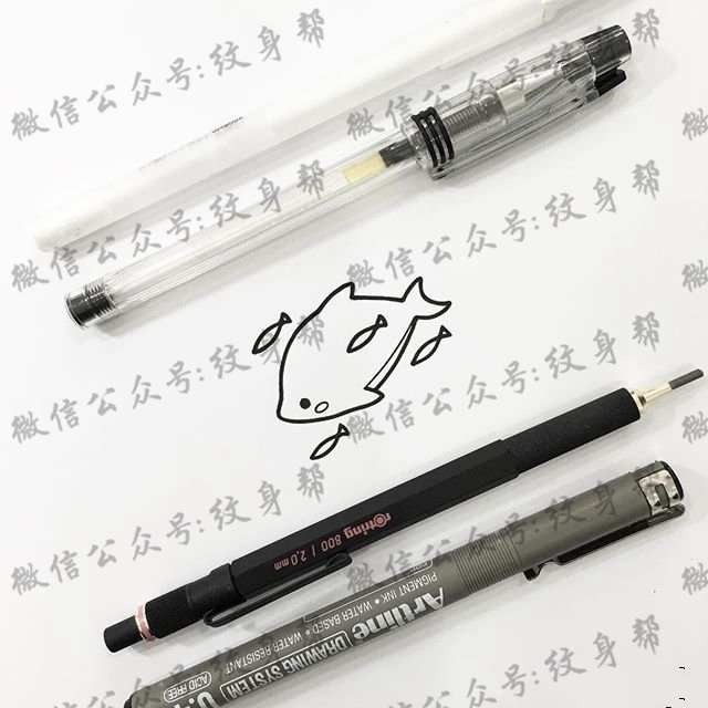 小清新卡通海豚线条纹身图案手稿