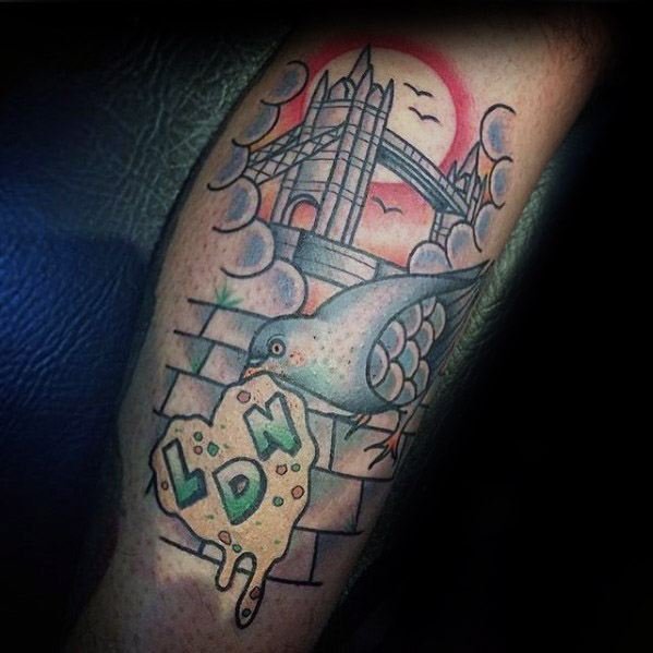 鸽子纹身   传递情谊与信件的鸽子纹身图案