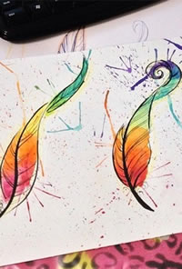 欧美彩色泼墨羽毛纹身图案手稿