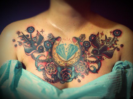 女性大花胸纹身_43张霸气漂亮的女性大花胸纹身图案作品