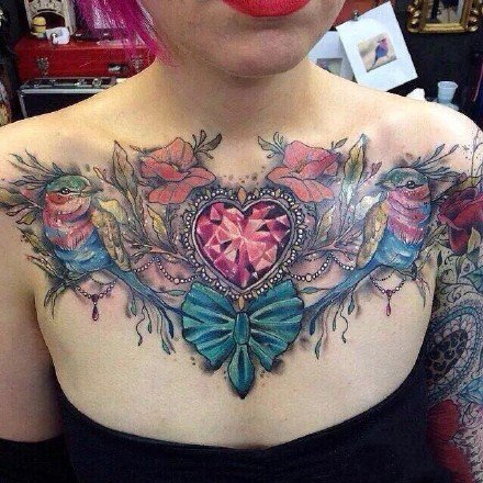 女性大花胸纹身_43张霸气漂亮的女性大花胸纹身图案作品