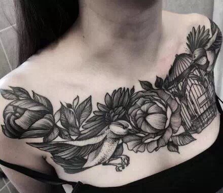 女性大花胸纹身_43张霸气漂亮的女性大花胸纹身图案作品