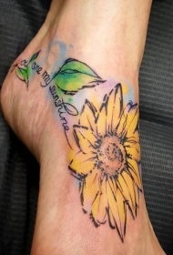 纹身图案花朵  美艳而又清新靓丽的花朵纹身图案