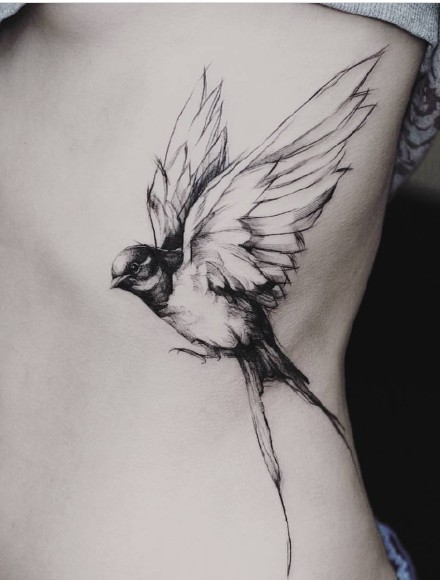 女生纹身图片_20张性感又有范的女性黑灰纹身图案作品欣赏