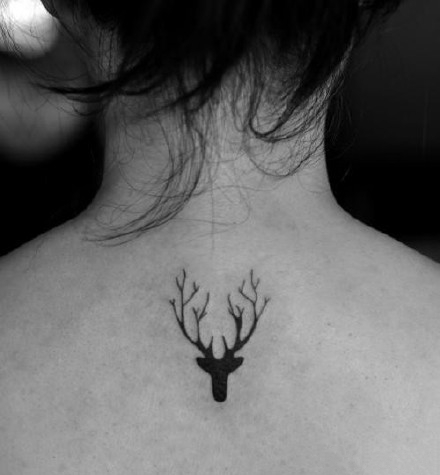 麋鹿纹身作品_14张动物麋鹿纹身图案图片作品欣赏