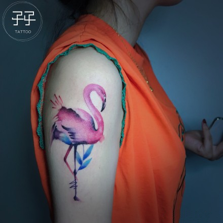火烈鸟纹身图_14张粉红色的火烈鸟纹身图案作品图片