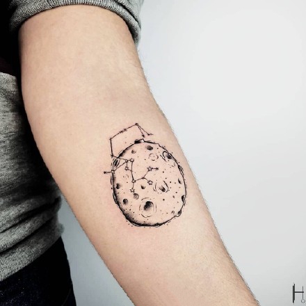 简约手臂小清新纹身_9张胳膊上的简约小清新纹身图案欣赏