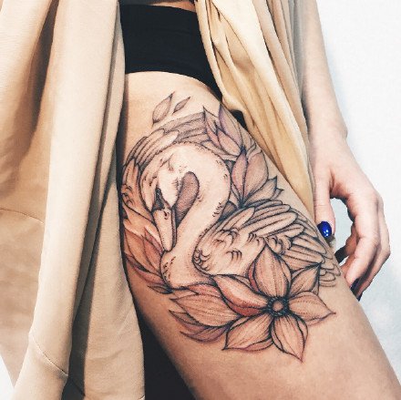 性感的花纹身-美丽花朵衬托出的女性之美纹身图