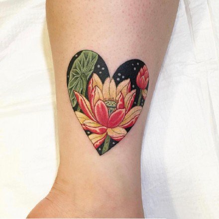 剪影纹身-女生手臂上色彩多姿的剪影纹身图片