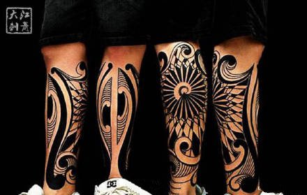 图腾纹身-简单干练的代表肌肉和图腾纹身图案