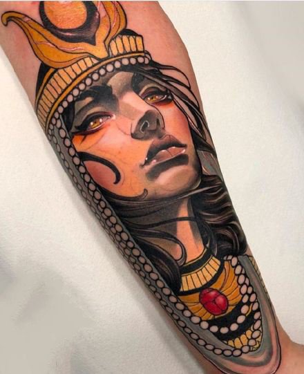 新传统风格纹身图案-各具特色欧洲风的女人们纹身图片