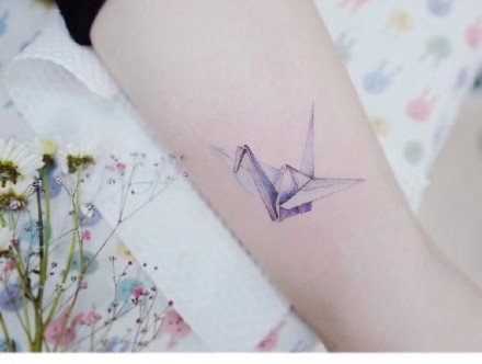 千纸鹤纹身图案-听说折满一千个千纸鹤可以实现愿望的纹身图片