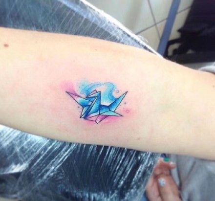 千纸鹤纹身图案-听说折满一千个千纸鹤可以实现愿望的纹身图片